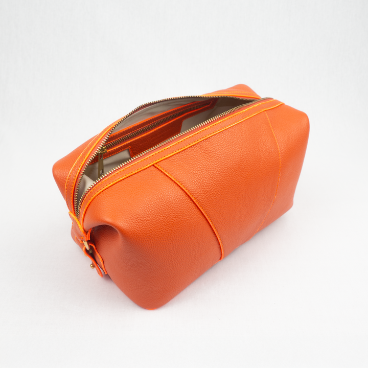 Cyro Toilet bag Fire