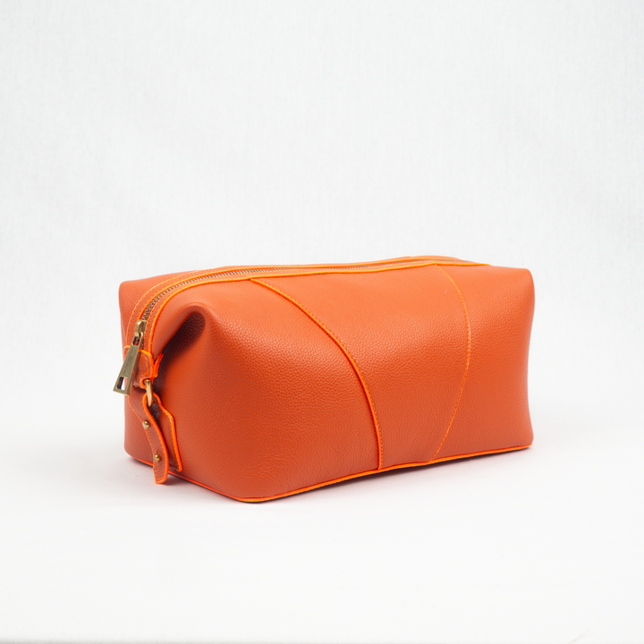 Cyro Toilet bag Fire