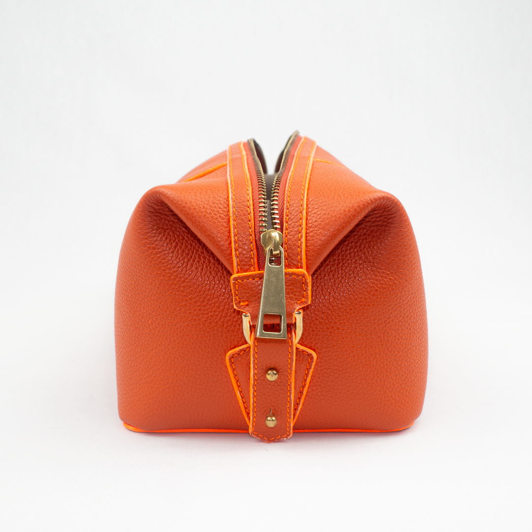 Cyro Toilet bag Fire